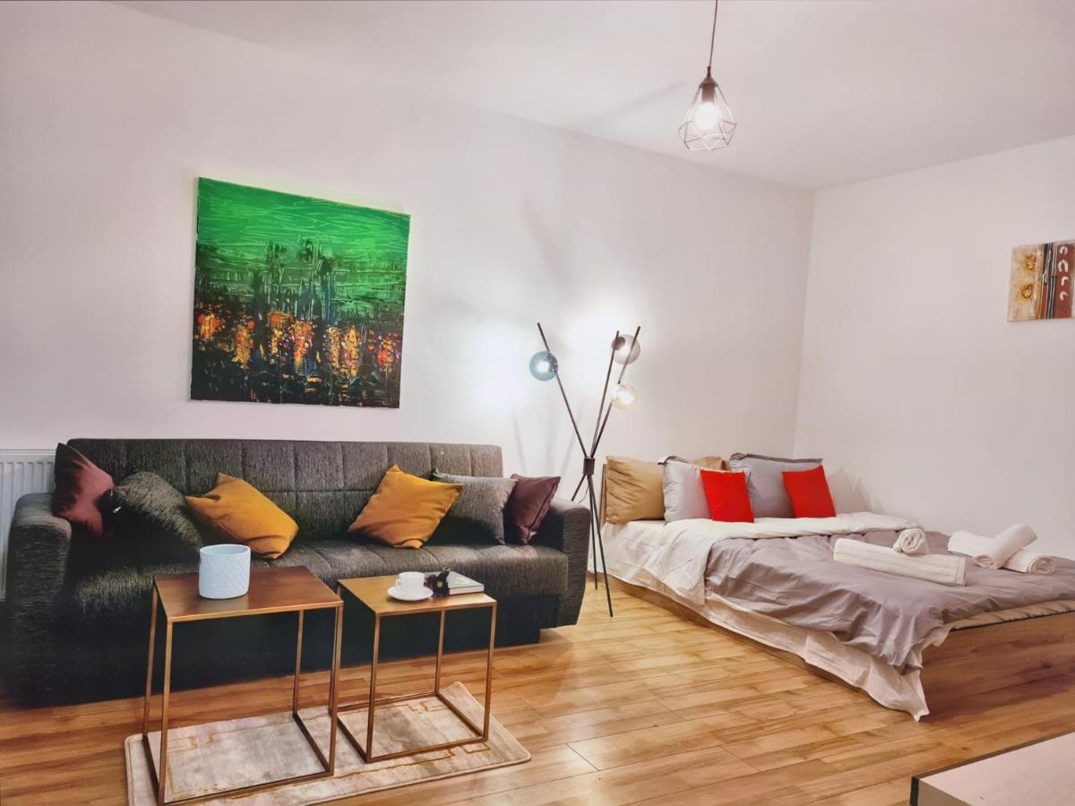 Lovely Ultracentral Apartment With Parking Cluj-Napoca Exterior photo